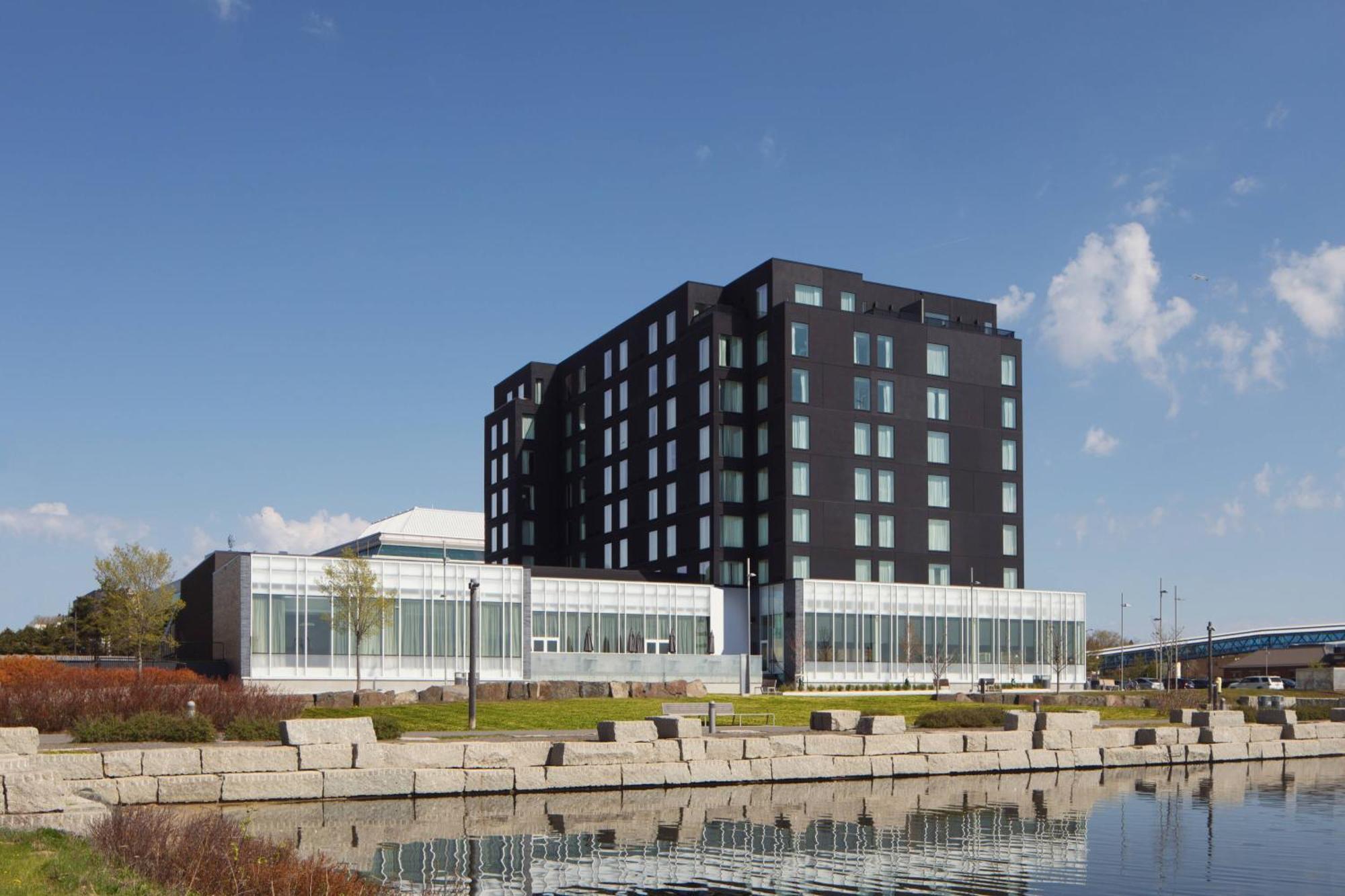 Delta Hotels By Marriott Thunder Bay Exterior photo